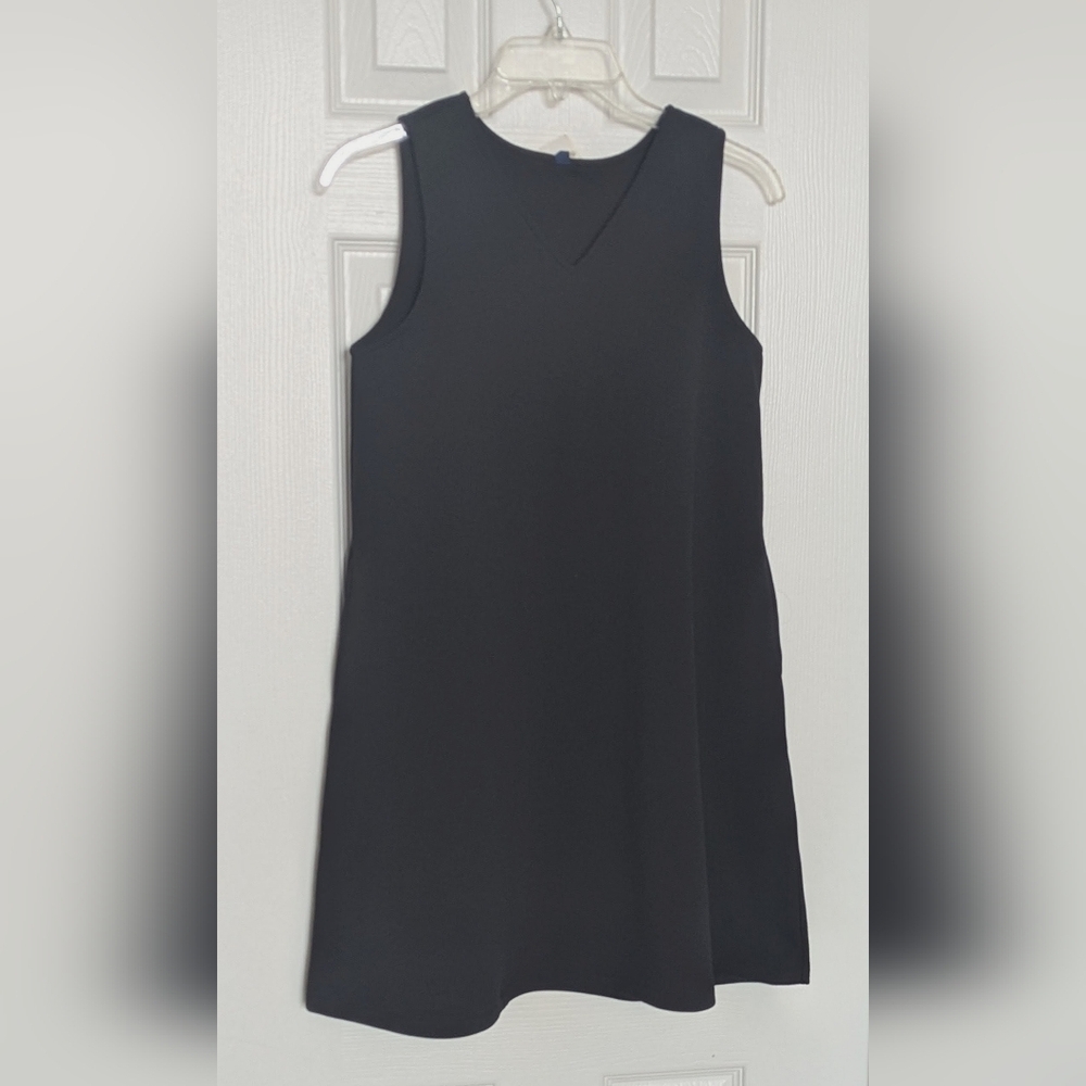 NWT Uniqlo Girls (Size 11-12) Black Sleeveless V-Neck Dry-Sweat Jumper/Dress
